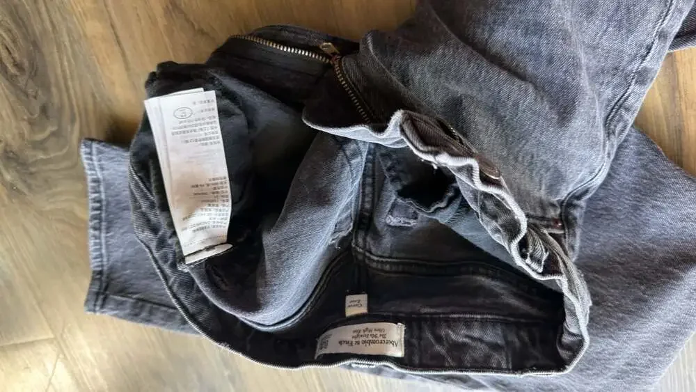 Abercrombie & Fitch Curve Love The '90s Straight Ultra High Rise Jeans - Picture 5 of 5